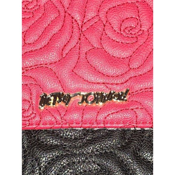 Betsey Johnson Red & Black Quilted Faux Leather Small Crossbody Roses Purse - Picture 2 of 8